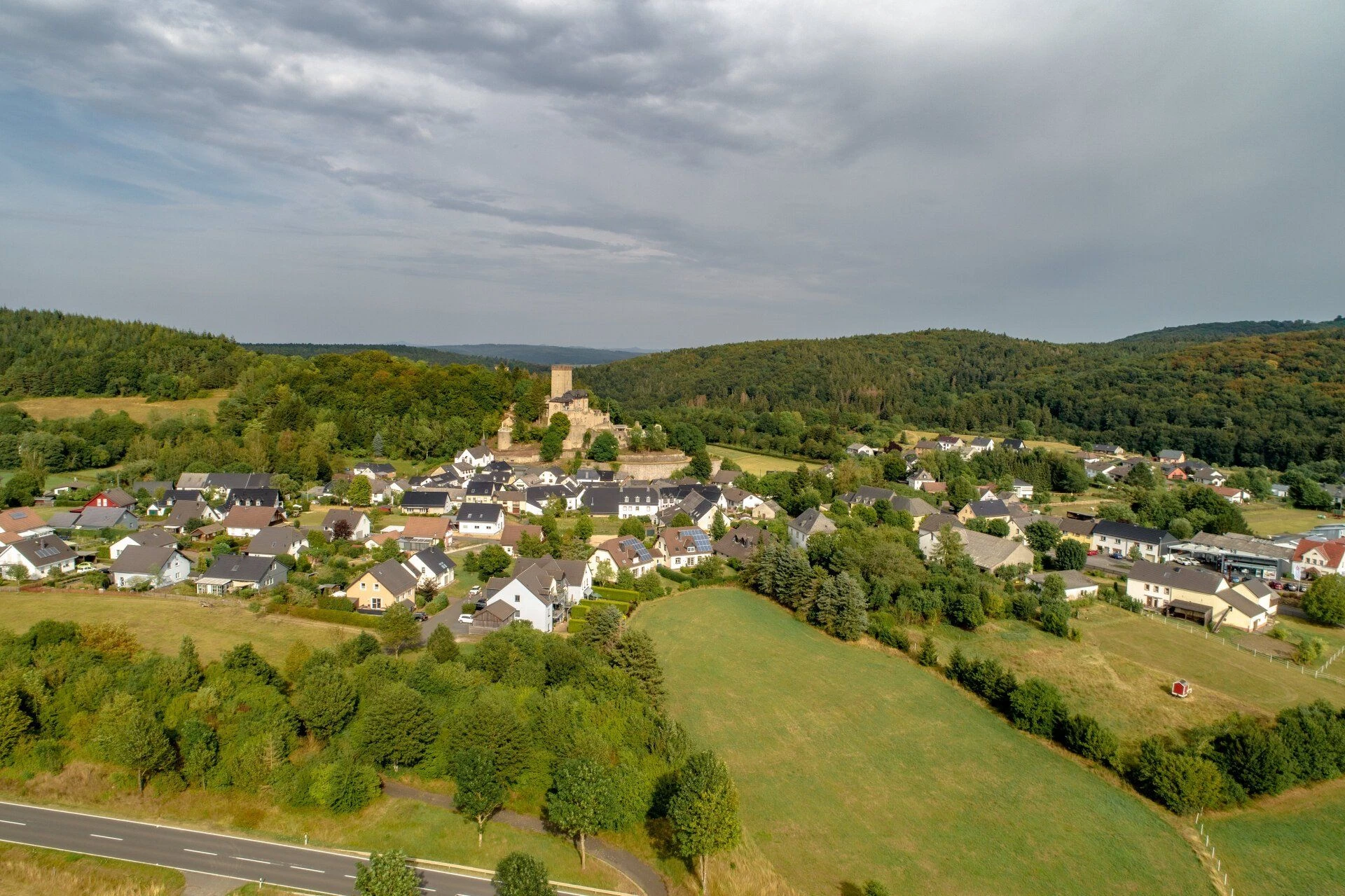 Blick auf Kerpen mit der historischen Burg